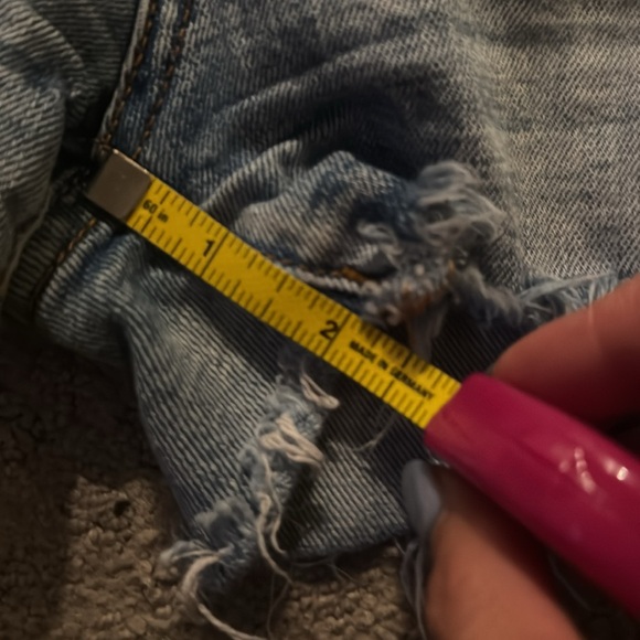 Blank NYC Distressed Hiker Cut Off Shorts - Picture 5 of 9